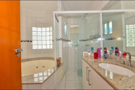 4_photo/94dce14f85.5482cecd2b20f7f3-ATLAS-0f285bf2-d8d3-41ca-afee-270385ba1d84.jpg de apartamento à venda com 3 quartos, 187m² em Vista Alegre, Curitiba