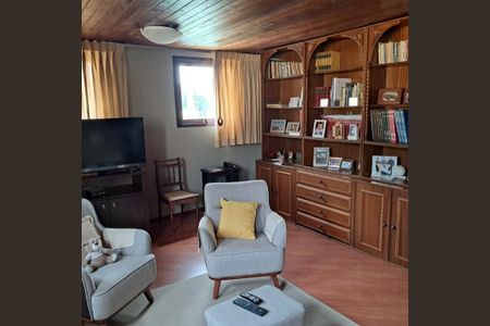 11_photo/94dce14ff3.5a85c5bdfef41cf9-ATLAS-a4efbf8c-9dab-441c-af15-2beff2aa8769.jpg de casa à venda com 0 quarto, 490m² em Vista Alegre, Curitiba