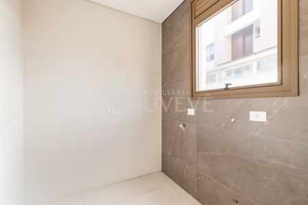 5_photo/94dce15047.ab2db7488e52669b-ATLAS-1d5c72c1-b3e2-47e1-b4d1-04259191b07e.jpg de casa à venda com 2 quartos, 154m² em Vista Alegre, Curitiba