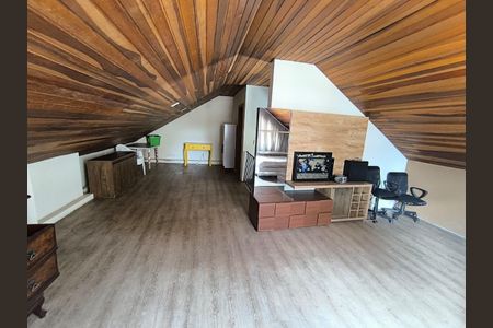 23_photo/94dce1504b.b4b4d1929bf3077c-ATLAS-a1cc6039-c23c-49c3-b4fd-3dd0e2f0120a.jpg de casa para alugar com 3 quartos, 126m² em Vista Alegre, Curitiba