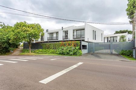 30_photo/94dce1507d.974d063b20acfe41-ATLAS-cbaf68eb-eab3-48f9-91c0-4a3bad459d29.jpg de casa à venda com 3 quartos, 170m² em Vista Alegre, Curitiba