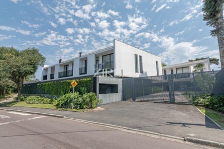 26_photo/94dce1507d.ac42a7c2863a2a19-ATLAS-46ae031f-7dea-4e86-ac06-de27a8d584bb.jpg de casa à venda com 3 quartos, 170m² em Vista Alegre, Curitiba