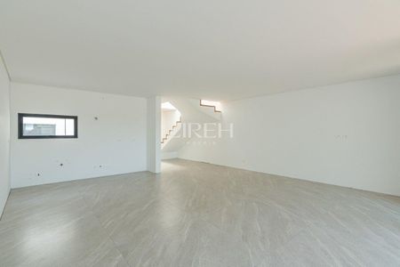 6_photo/94dce1507d.ac42a7c2863a2a19-ATLAS-4b4c7447-4023-4a8a-9629-9f4e341870c8.jpg de casa à venda com 3 quartos, 170m² em Vista Alegre, Curitiba