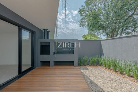 9_photo/94dce1507d.ac42a7c2863a2a19-ATLAS-b7c0624b-b59f-4e53-93c8-61bf57c8c8bf.jpg de casa à venda com 3 quartos, 170m² em Vista Alegre, Curitiba