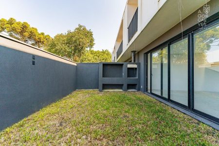 6_photo/94dce1507d.c6b8d8ccc2555c1d-ATLAS-4f95f366-df47-447e-a98e-a22ccc2ef6a1.jpg de casa à venda com 3 quartos, 181m² em Vista Alegre, Curitiba