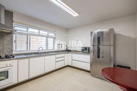 27_photo/94dce15155.8d1d596cf1356774-ATLAS-2ced41e3-ffc1-4064-bde6-7fe604fc483c.jpg de casa à venda com 2 quartos, 566m² em Vista Alegre, Curitiba