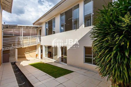 30_photo/94dce15155.8d1d596cf1356774-ATLAS-d63701cf-3dff-4819-abc6-ea1464c93d16.jpg de casa à venda com 2 quartos, 566m² em Vista Alegre, Curitiba