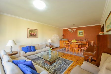 12_photo/94dce1516d.e17343cf5b702f60-ATLAS-9dd7295d-49da-4adf-ac44-719a22be8a5e.jpg de casa à venda com 3 quartos, 290m² em Vista Alegre, Curitiba