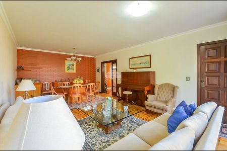 4_photo/94dce1516d.e17343cf5b702f60-ATLAS-efb11200-89e3-4a77-8dee-222d6894e9d0.jpg de casa à venda com 3 quartos, 290m² em Vista Alegre, Curitiba