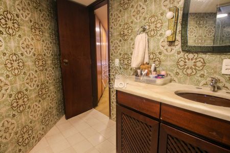 8_photo/94dce15177.732b7fd8aaa5f07d-ATLAS-12844dac-54ca-4b34-812b-ce2b87a1ea25.jpg de casa à venda com 4 quartos, 303m² em Vista Alegre, Curitiba