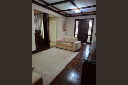 4_photo/94dce151bf.9c27ff06134c7db2-ATLAS-31acf3d0-bc42-45cc-a600-51e7ce7d2a9c.jpg de casa à venda com 4 quartos, 300m² em Vista Alegre, Curitiba