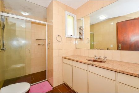 87_photo/94dce1520d.31fa6799cfd26a89-ATLAS-4b731663-1bfb-41bc-8d4a-259d5f6240e3.jpg de casa para alugar com 3 quartos, 424m² em Vista Alegre, Curitiba