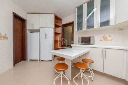 2_photo/94dce1539f.f34ea19b5153c875-ATLAS-0e39c116-d929-42b4-b1b2-2e7ae7b1e449.jpg de casa à venda com 4 quartos, 631m² em Vista Alegre, Curitiba