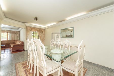 11_photo/94dce1539f.f34ea19b5153c875-ATLAS-eed892cf-9d37-4802-86bf-b1e46a62b25f.jpg de casa à venda com 4 quartos, 631m² em Vista Alegre, Curitiba
