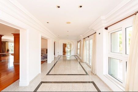 7_photo/94dce153e7.0f81dd1a9a4f6ffb-ATLAS-197c13a3-bf0f-48cf-82ba-06aeb0e897af.jpg de casa para alugar com 4 quartos, 1067m² em Vista Alegre, Curitiba