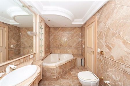 49_photo/94dce153e7.0f81dd1a9a4f6ffb-ATLAS-4b4d313a-4c14-4a93-8e72-2c895a755c34.jpg de casa para alugar com 4 quartos, 1067m² em Vista Alegre, Curitiba