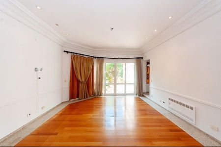 33_photo/94dce153e7.0f81dd1a9a4f6ffb-ATLAS-68dd63cc-9b29-42c8-9b09-70f71ae5a328.jpg de casa para alugar com 4 quartos, 1067m² em Vista Alegre, Curitiba