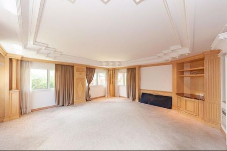 30_photo/94dce153e7.0f81dd1a9a4f6ffb-ATLAS-ba61b0be-2fd4-4f49-805b-b3acd7044d28.jpg de casa para alugar com 4 quartos, 1067m² em Vista Alegre, Curitiba