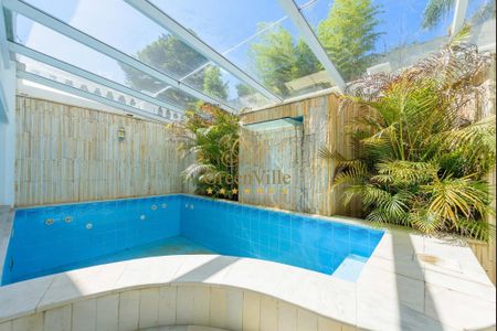 33_photo/94dce153e7.ceff8192393c33de-ATLAS-aa5e4c7c-2c18-4d03-ac45-37b0e19b3bb5.jpg de casa à venda com 4 quartos, 1067m² em Vista Alegre, Curitiba