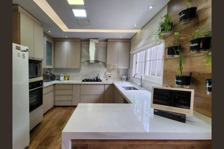 6_photo/94dce15495.b88c9f23dde11cca-ATLAS-e282bc32-5f4d-4d3f-b71d-d3ff0ad53a0f.jpg de casa à venda com 4 quartos, 388m² em Vista Alegre, Curitiba