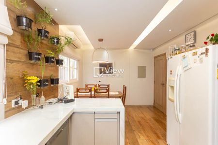 11_photo/94dce15495.f14d7a494a64fc38-ATLAS-9e8433ed-d1bb-4e87-97aa-b3d0d491f45f.jpg de casa à venda com 4 quartos, 389m² em Vista Alegre, Curitiba