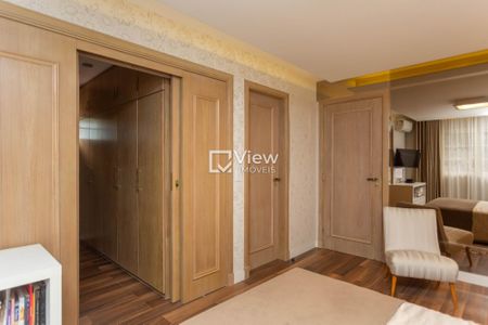 2_photo/94dce15495.f14d7a494a64fc38-ATLAS-d5d5d2ac-e3a3-4659-b825-8e9bf8a88db8.jpg de casa à venda com 4 quartos, 389m² em Vista Alegre, Curitiba