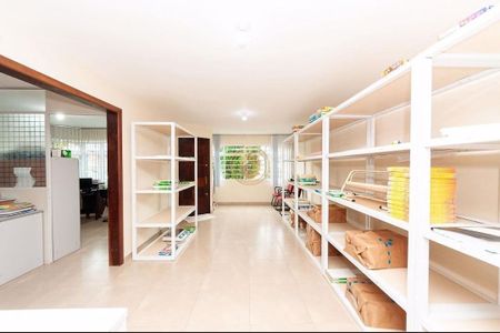 7_photo/94dce154af.ceff8192393c33de-ATLAS-8dce4e60-382b-455f-8e23-9098c4c8a8c9.jpg de casa à venda com 4 quartos, 406m² em Vista Alegre, Curitiba