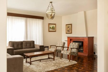 5_photo/94dce154bb.3b8db0d2a53e1086-ATLAS-0b12487e-82c3-4337-a73c-32babdd4d8aa.jpg de casa à venda com 3 quartos, 228m² em Mercês, Curitiba