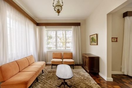 4_photo/94dce154bb.3b8db0d2a53e1086-ATLAS-82dbb8e9-5c37-4c6f-a3b7-e8bf4cc32f8b.jpg de casa à venda com 3 quartos, 228m² em Mercês, Curitiba