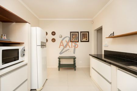 7_photo/94dce154bb.3b8db0d2a53e1086-ATLAS-e2496911-90f5-48e7-a536-86cde6bf5068.jpg de casa à venda com 3 quartos, 228m² em Mercês, Curitiba