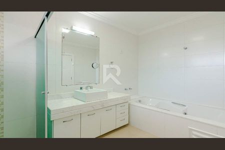 5_photo/94dce154d3.d0082307d5ebb9e3-ATLAS-ee9a02da-8e23-44e8-856a-17629416d7b8.jpg de casa à venda com 3 quartos, 165m² em Mercês, Curitiba