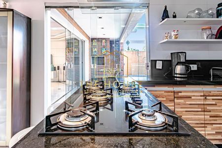 10_photo/94dce1552b.ac3c07802b20cd30-ATLAS-33f4d7ae-aa7a-44ca-94f4-21307fabab8b.jpg de casa à venda com 3 quartos, 228m² em Bom Retiro, Curitiba