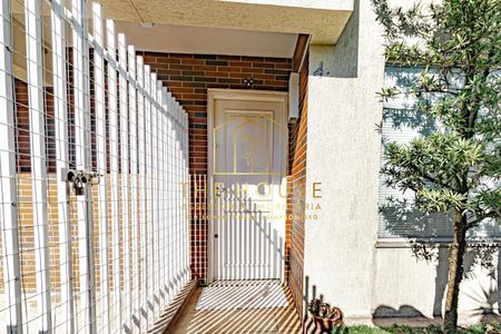 3_photo/94dce1552b.ac3c07802b20cd30-ATLAS-5eec69fb-304d-4d77-b17d-dd242e149e14.jpg de casa à venda com 3 quartos, 228m² em Bom Retiro, Curitiba