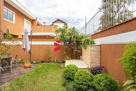 16_photo/94dce1554b.d71f3cba1ed71166-ATLAS-283b105e-56a4-4b6f-aa9b-5d11ef822dbb.jpg de casa à venda com 3 quartos, 198m² em Bom Retiro, Curitiba
