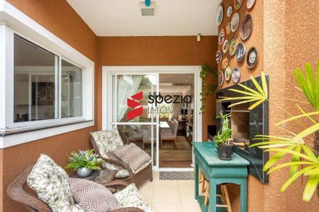 17_photo/94dce1554b.d71f3cba1ed71166-ATLAS-5d2fb70d-3a8b-4c65-b3f2-4ef2fff0a8ad.jpg de casa à venda com 3 quartos, 198m² em Bom Retiro, Curitiba