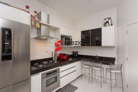 21_photo/94dce1554b.d71f3cba1ed71166-ATLAS-b0c9977d-79e6-4e9f-9481-986f5de6073f.jpg de casa à venda com 3 quartos, 198m² em Bom Retiro, Curitiba