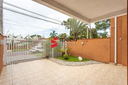 49_photo/94dce1554b.d71f3cba1ed71166-ATLAS-e4f90f99-f963-4242-aecd-7c483d01a2b1.jpg de casa à venda com 3 quartos, 198m² em Bom Retiro, Curitiba