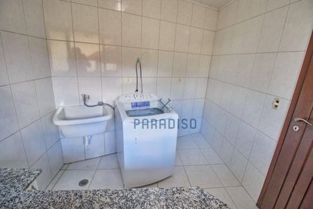 8_photo/94dce1579d.81c488c884db3593-ATLAS-b76f41af-00b7-42e7-84a9-4ce3e10e04ad.jpg de casa à venda com 4 quartos, 250m² em Vista Alegre, Curitiba