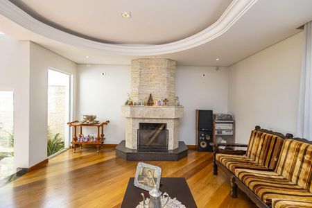 6_photo/94dce15813.a435f80499c70eae-ATLAS-e1d693d7-74bf-42bf-8f5e-dfe1737e72f6.jpg de casa à venda com 4 quartos, 434m² em Mercês, Curitiba