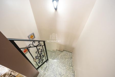 26_photo/94dce159f9.6c5c93e045adfc60-ATLAS-1c9f765f-1354-43cf-934d-bb860ef6509f.jpg de casa à venda com 4 quartos, 169m² em Vista Alegre, Curitiba