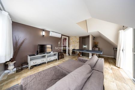 28_photo/94dce159f9.6c5c93e045adfc60-ATLAS-cbbcdc8c-b47e-4690-b2d4-38beed241809.jpg de casa à venda com 4 quartos, 169m² em Vista Alegre, Curitiba