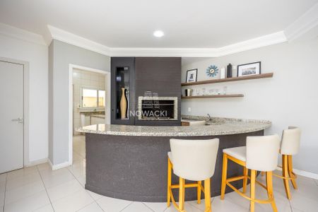 38_photo/94dce159f9.6c5c93e045adfc60-ATLAS-dfc96386-8043-49e6-8107-ffc3f52fb443.jpg de casa à venda com 4 quartos, 169m² em Vista Alegre, Curitiba