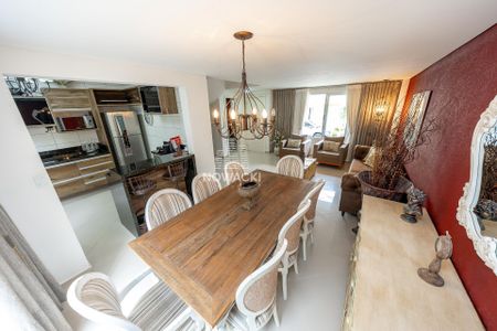 7_photo/94dce159f9.6c5c93e045adfc60-ATLAS-e605e905-c173-48db-96f9-42e532ae17c3.jpg de casa à venda com 4 quartos, 169m² em Vista Alegre, Curitiba