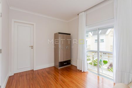 31_photo/94dce159f9.91b9b517b7ad47ef-ATLAS-4dfbbb56-b4a7-44f8-ba4d-9e31ca8db6d8.jpg de casa à venda com 3 quartos, 205m² em Vista Alegre, Curitiba