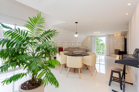 34_photo/94dce159f9.91b9b517b7ad47ef-ATLAS-b87cd286-9bb4-47ff-8ace-e203087bfe7f.jpg de casa à venda com 3 quartos, 205m² em Vista Alegre, Curitiba