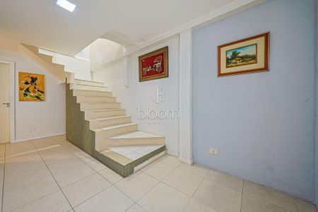 28_photo/94dce15a01.adbb37f92a381176-ATLAS-30806bca-3ecd-48eb-8ac4-e0113fb572fa.jpg de casa à venda com 4 quartos, 209m² em Vista Alegre, Curitiba