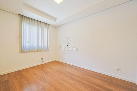 33_photo/94dce15a01.adbb37f92a381176-ATLAS-60983536-1b8b-4da2-ab5d-4e811eb62b53.jpg de casa à venda com 4 quartos, 209m² em Vista Alegre, Curitiba