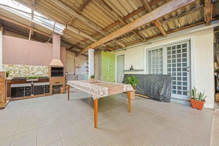 49_photo/94dce15a01.adbb37f92a381176-ATLAS-9736bcaf-a07c-4db0-9c1d-73fda18f0d07.jpg de casa à venda com 4 quartos, 209m² em Vista Alegre, Curitiba