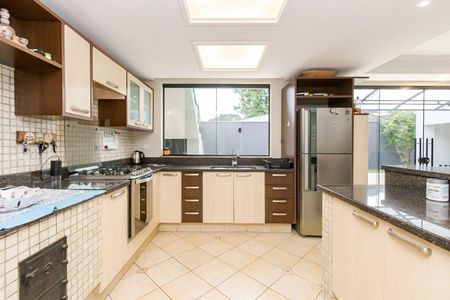 10_photo/94dce15a17.3c20d05746a6d1b7-ATLAS-4b63f9dd-2155-41b4-8b2f-10ce9100bc0c.jpg de casa à venda com 6 quartos, 352m² em Vista Alegre, Curitiba