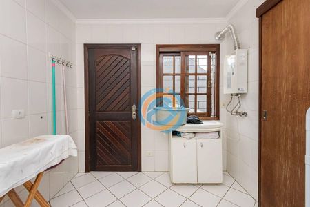 16_photo/94dce15a17.c21682f0b63dc962-ATLAS-33b8c3da-b87d-46ab-ad05-fdb7fbcf28ff.jpg de casa à venda com 6 quartos, 352m² em Vista Alegre, Curitiba